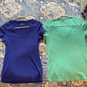 TWO Vineyard Vines V-neck logo tees size small